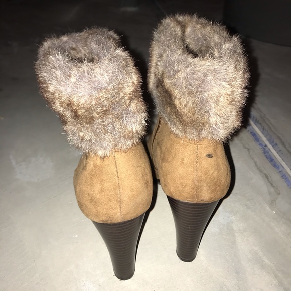 Women’s heels - Picture 2 of 3